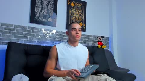 Snapshot of chepe_fit chatting on 02/16/25, 01:25 chepe vause online show from 02/16/25, 01:25