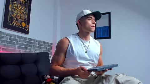 Snapshot of chepe_fit chatting on 02/16/25, 04:31 chepe vause online show from 02/16/25, 04:31