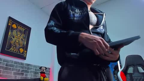 Snapshot of chepe_fit chatting on 02/26/25, 04:25 chepe vause online show from 02/26/25, 04:25