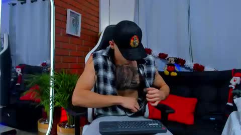 Snapshot of chepe_fit chatting on 11/30/25, 03:10 chepe vause online show from 11/30/25, 03:10