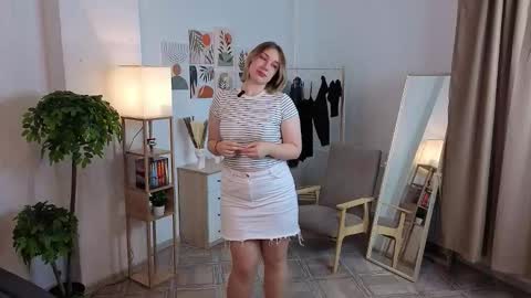 Pauline its my first day online show from 10/20/25, 04:18