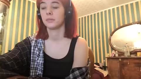 Snapshot of cherisegatchel chatting on 02/20/26, 05:02 Emely online show from 02/20/26, 05:02