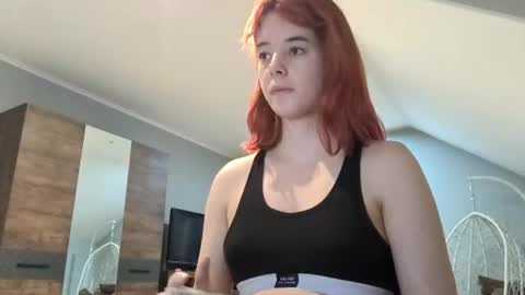 Snapshot of cherisegatchel chatting on 03/08/26, 04:22 Emely online show from 03/08/26, 04:22