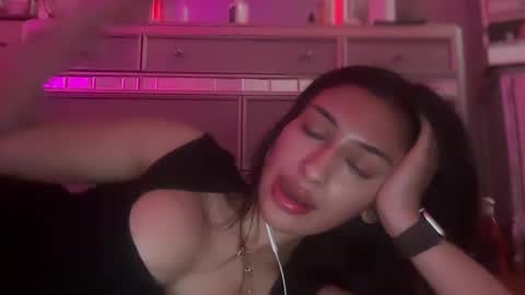 Snapshot of cherliecarmen chatting on 12/27/24, 09:22 cherliecarmen online show from 12/27/24, 09:22