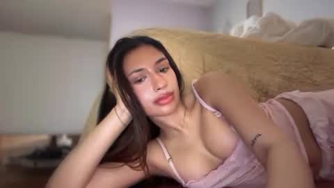 Snapshot of cherliecarmen chatting on 10/16/25, 02:23 cherliecarmen online show from 10/16/25, 02:23