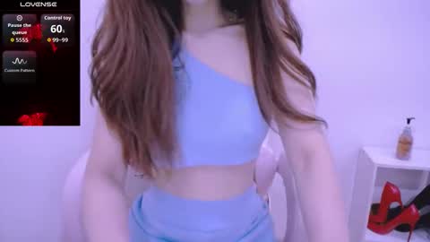 Snapshot of cherriana chatting on 11/19/25, 12:21 Cheri online show from 11/19/25, 12:21