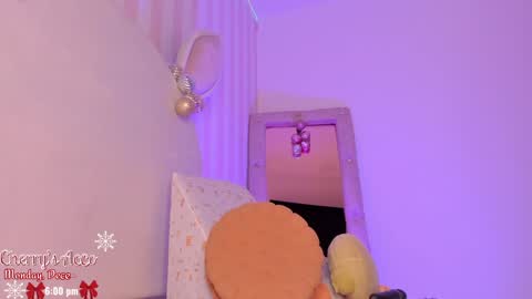 Snapshot of cherry_blond_ chatting on 12/12/24, 02:04 Cherry online show from 12/12/24, 02:04