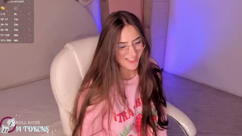 Snapshot of cherry_blond_ chatting on 01/28/25, 03:25 Cherry online show from 01/28/25, 03:25