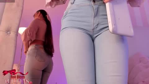 Snapshot of cherry_blond_ chatting on 11/25/25, 07:25 Cherry online show from 11/25/25, 07:25