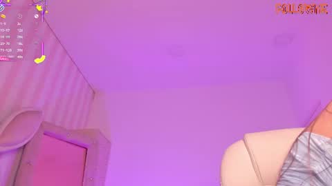 Snapshot of cherry_blond_ chatting on 07/07/26, 07:23 Cherry online show from 07/07/26, 07:23