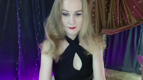 Snapshot of cherry_blossomsx chatting on 12/04/24, 06:22 thanks guys see you tomorrow online show from 12/04/24, 06:22