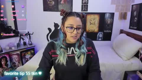 Snapshot of cherry_blushh chatting on 11/19/25, 08:09 cherry_blushh online show from 11/19/25, 08:09