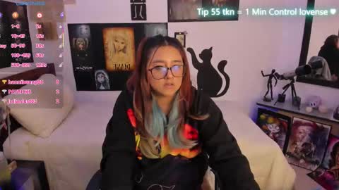 Snapshot of cherry_blushh chatting on 11/21/25, 09:24 cherry_blushh online show from 11/21/25, 09:24