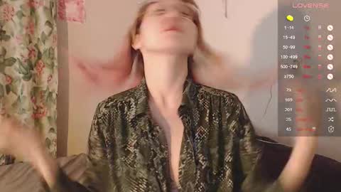 Cheryl online show from 09/28/25, 02:11