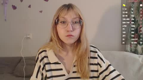 Snapshot of cherry_hazzze chatting on 04/20/26, 06:16 Cheryl online show from 04/20/26, 06:16