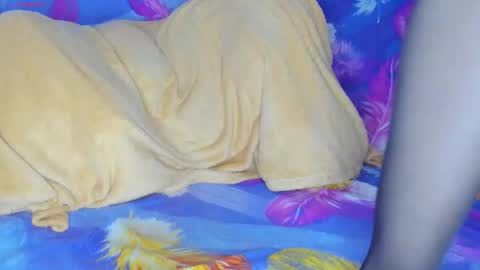 Mia online show from 12/16/25, 07:46