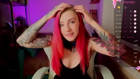 Snapshot of cherry_roxy chatting on 11/27/25, 06:15 Roxy online show from 11/27/25, 06:15