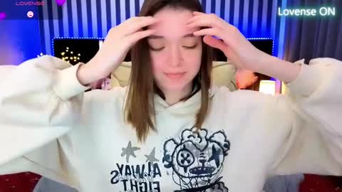 Snapshot of cherry_wipe chatting on 04/05/26, 06:32 Cherry Wipe online show from 04/05/26, 06:32