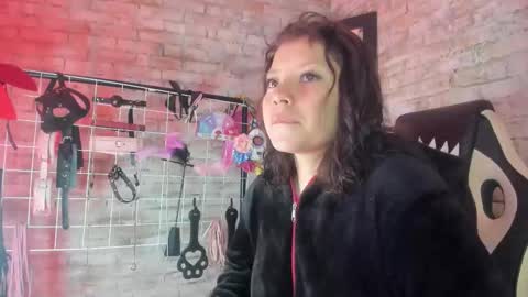     online show from 11/02/25, 11:45