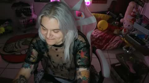 Snapshot of cherryb0mbb0mb chatting on 01/02/25, 05:57 CherryBombBomb online show from 01/02/25, 05:57