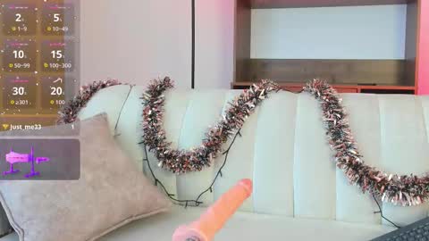 Snapshot of cherrybunny18 chatting on 12/02/25, 08:04 Mia online show from 12/02/25, 08:04