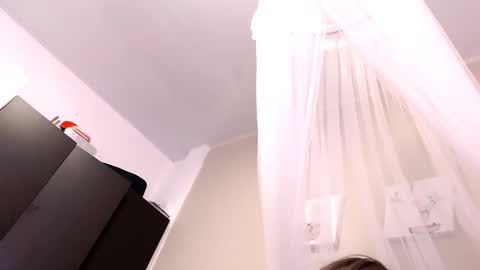 Snapshot of cherrycoloured chatting on 02/09/25, 05:11 Anna online show from 02/09/25, 05:11