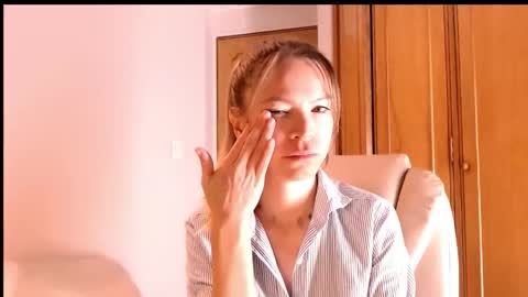 Anna online show from 11/11/25, 12:16