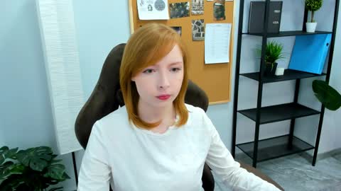 Snapshot of cherrycrushlove chatting on 05/06/26, 06:30 cherrycrushlove online show from 05/06/26, 06:30