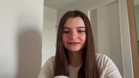 Snapshot of cherryelin chatting on 12/23/24, 05:17 Lina online show from 12/23/24, 05:17