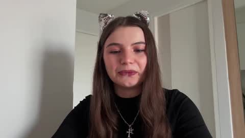 Snapshot of cherryelin chatting on 12/31/24, 10:26 Lina online show from 12/31/24, 10:26