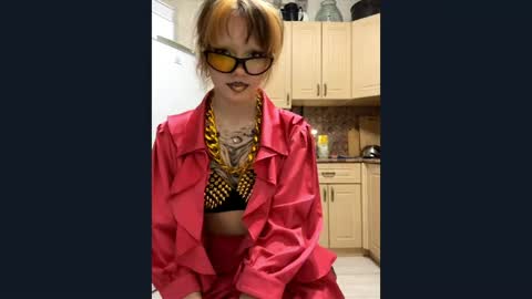 Snapshot of cherrylcornes chatting on 04/22/26, 09:38 Nika online show from 04/22/26, 09:38