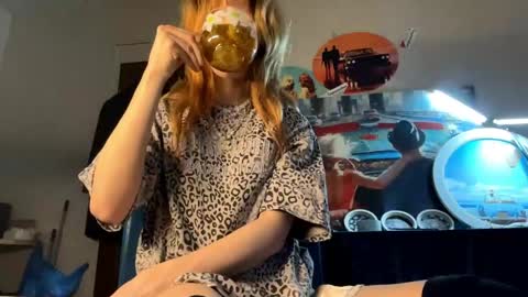 Snapshot of cherrylcornes chatting on 05/12/26, 04:48 Nika online show from 05/12/26, 04:48
