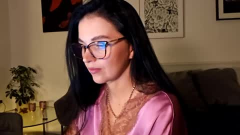 Snapshot of cherryluxe_ chatting on 06/08/26, 07:58 Kira online show from 06/08/26, 07:58