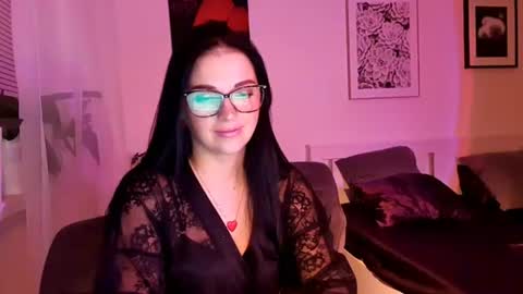 Snapshot of cherryluxe_ chatting on 07/01/26, 09:14 Kira online show from 07/01/26, 09:14