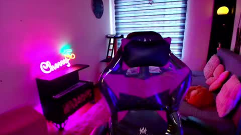 Snapshot of cherryy_bombshelll chatting on 03/18/26, 05:05 cherry online show from 03/18/26, 05:05