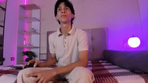 Snapshot of cheys_mast chatting on 04/02/26, 03:20 Cheys online show from 04/02/26, 03:20