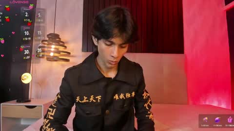 Snapshot of cheys_mast chatting on 04/19/26, 06:32 Cheys online show from 04/19/26, 06:32