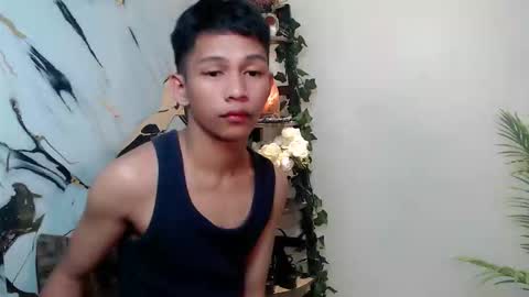 Snapshot of chick_renz chatting on 09/26/25, 04:00 chick_renz online show from 09/26/25, 04:00