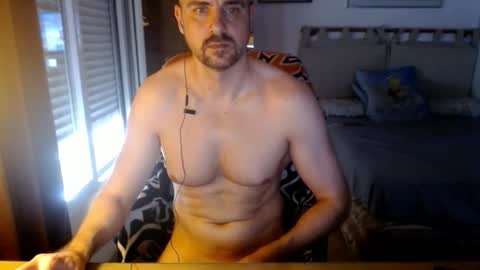 Snapshot of chicocam1983 chatting on 09/20/25, 04:19 chicocam1983 online show from 09/20/25, 04:19