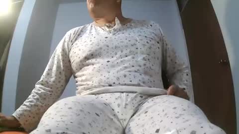 Snapshot of chicoguapo8 chatting on 11/24/25, 12:43 jorge online show from 11/24/25, 12:43