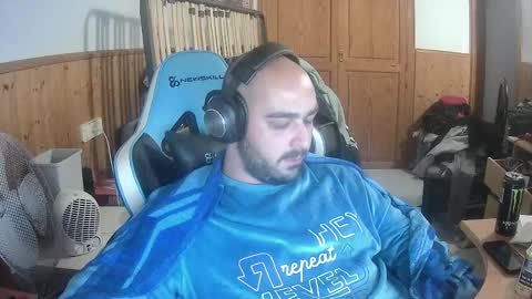 chicomallorca96 online show from 02/17/25, 06:48