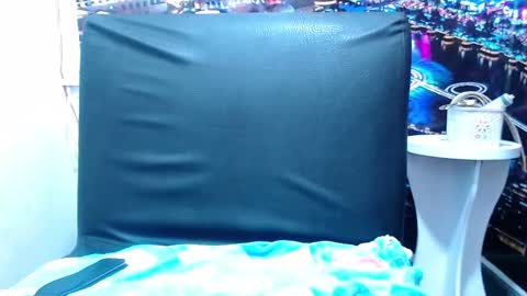 Chikys   online show from 01/09/25, 06:15