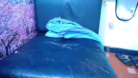 Chikys   online show from 11/28/25, 04:31