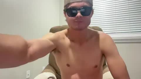 chill_fit_guy online show from 08/07/26, 12:45