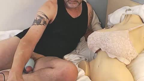 Snapshot of chillguy666 chatting on 11/01/25, 03:19 new toy online show from 11/01/25, 03:19