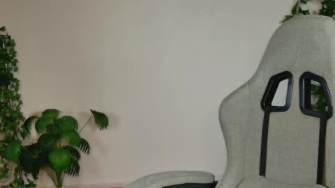 Bella online show from 04/03/26, 09:40