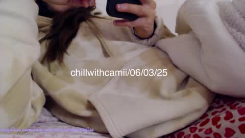 Snapshot of chillwithcamii chatting on 03/06/25, 07:10 yoursensualparadise online show from 03/06/25, 07:10