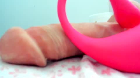 Snapshot of chillwithcamii chatting on 09/11/25, 11:43 yoursensualparadise online show from 09/11/25, 11:43