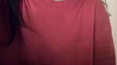 Snapshot of chillwithcamii chatting on 09/19/25, 06:08 yoursensualparadise online show from 09/19/25, 06:08