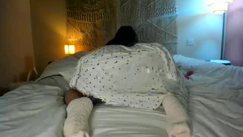 Snapshot of chillwithcamii chatting on 11/07/25, 07:36 yoursensualparadise online show from 11/07/25, 07:36